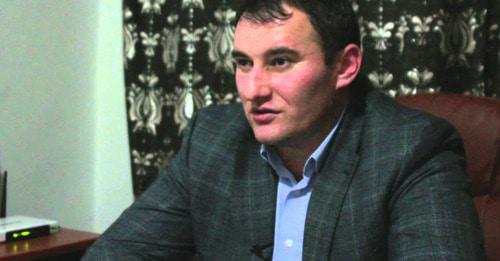 Заурбек Садаханов. Кадр из видео пользователя Кавказская Политика https://www.youtube.com/watch?v=KEZpPaKATFE Заурбек Садаханов. Кадр из видео пользователя Кавказская Политика https://www.youtube.com/watch?v=KEZpPaKATFE