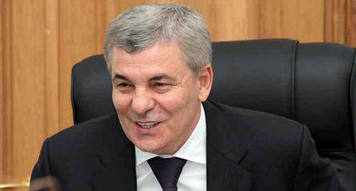 Арсен Каноков. Фото http://kbrria.ru/sites/default/files/field/image/img_79900.jpg Арсен Каноков. Фото http://kbrria.ru/sites/default/files/field/image/img_79900.jpg