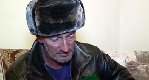 Салам Тазуркаев. Фото стоп-кадр видео https://www.youtube.com/watch?time_continue=91&v=qT9zWcNZtVM Салам Тазуркаев. Фото стоп-кадр видео https://www.youtube.com/watch?time_continue=91&v=qT9zWcNZtVM