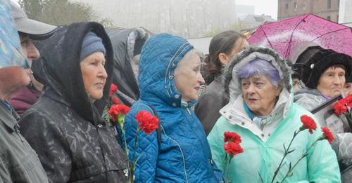 Участники митинга памяти жертв политрепрессий в Волгограде. 30 октября 2017 г. Фото Татьяны Филимоновой для "Кавказского узла" Участники митинга памяти жертв политрепрессий в Волгограде. 30 октября 2017 г. Фото Татьяны Филимоновой для "Кавказского узла"