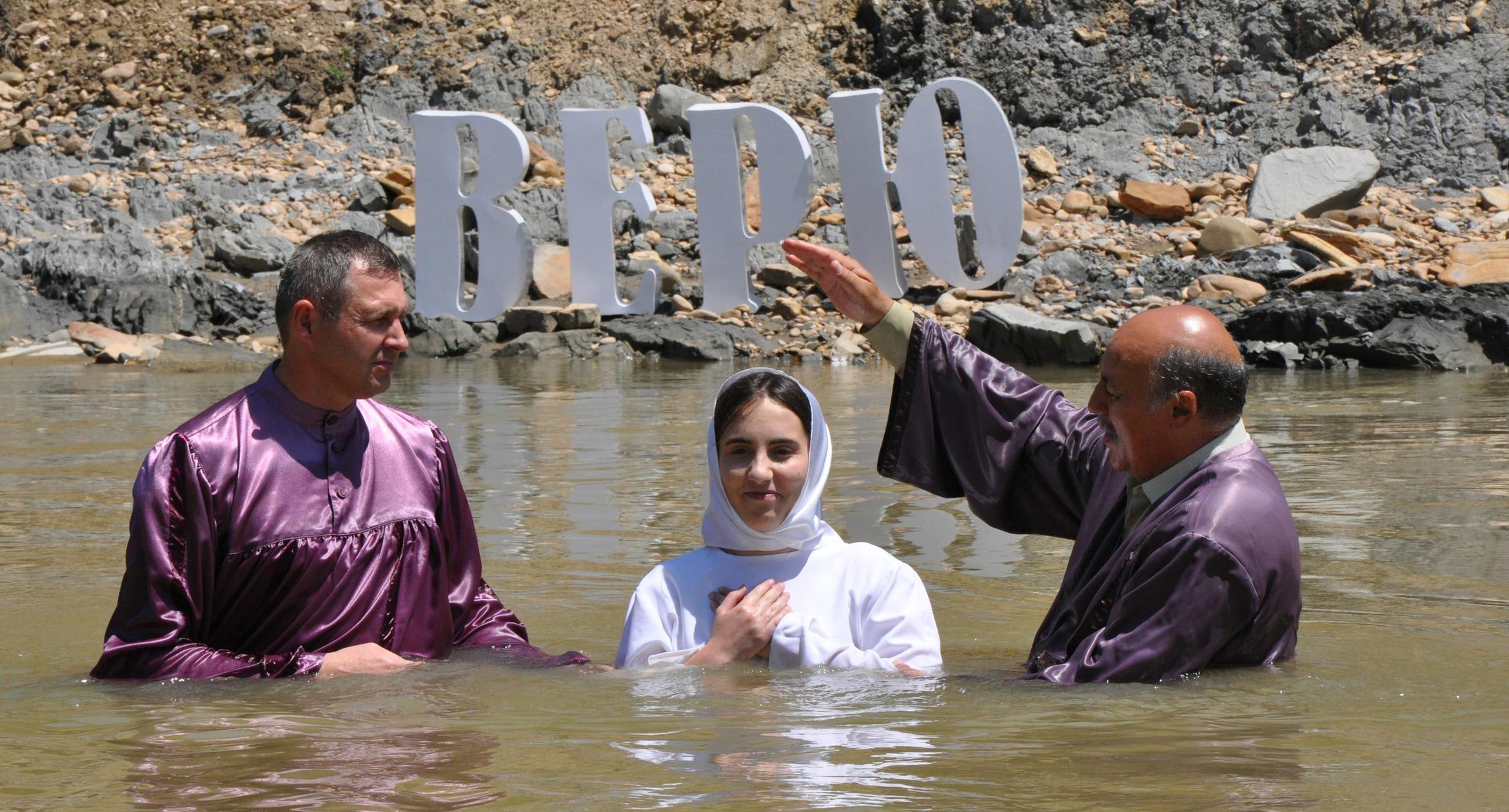 Крещение у Евангельских христиан баптистов. Майкоп. Источник: https://vk.com/titova53 Крещение у Евангельских христиан баптистов. Майкоп. Источник: https://vk.com/titova53