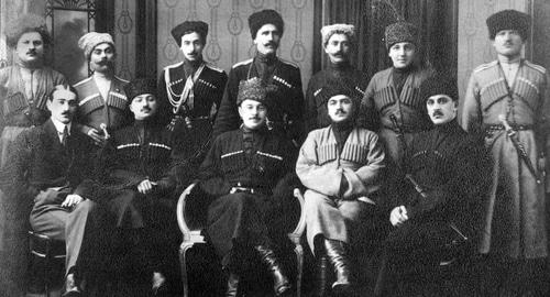 Лидеры Горской республики. Фото: https://ru.m.wikipedia.org/wiki/Горская_республика Лидеры Горской республики. Фото: https://ru.m.wikipedia.org/wiki/Горская_республика