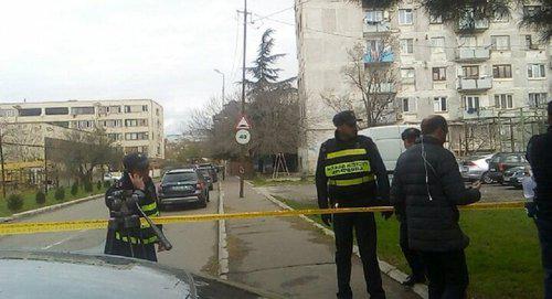 Полиция на месте спецоперации в Тбилиси. Фото © Sputnik/ STRINGER, https://sputnik-georgia.ru/incidents/20171122/238258511/Bronetehnika-pojavilas-na-meste-specoperacii-v-Tbilisi.html Полиция на месте спецоперации в Тбилиси. Фото © Sputnik/ STRINGER, https://sputnik-georgia.ru/incidents/20171122/238258511/Bronetehnika-pojavilas-na-meste-specoperacii-v-Tbilisi.html
