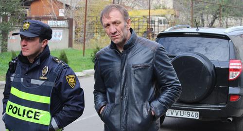 Учредитель "Фонда интеграции Кавказа" Умар Идигов, на территории, прилегающей к месту проведения спецоперации в Тбилиси, 22 ноября 2017 г. Фото Инны Кукуджановой для "Кавказского узла" Учредитель "Фонда интеграции Кавказа" Умар Идигов, на территории, прилегающей к месту проведения спецоперации в Тбилиси, 22 ноября 2017 г. Фото Инны Кукуджановой для "Кавказского узла"