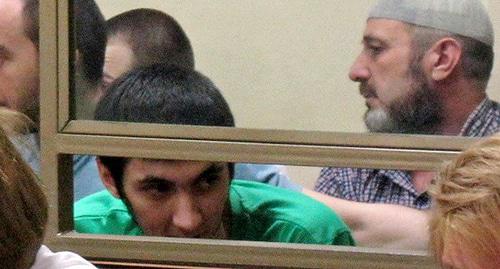 Подсудимые по делу "Орджоникидзевского джамаата" со своими адвокатами. Фото Константина Волгина для "Кавказского узла" Подсудимые по делу "Орджоникидзевского джамаата" со своими адвокатами. Фото Константина Волгина для "Кавказского узла"