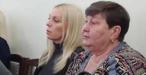 Дольщица Валентина Оноприенко (на переднем плане) во время совещания. Волгоград, 6 декабря 2017 г. Фото Татьяны Филимоновой для "Кавказского узла" Дольщица Валентина Оноприенко (на переднем плане) во время совещания. Волгоград, 6 декабря 2017 г. Фото Татьяны Филимоновой для "Кавказского узла"