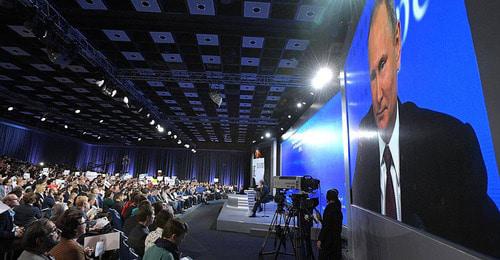 Большая пресс-конференция Владимира Путина. 14 декабря 2017 г. Фото: Пресс-служба Президента России http://kremlin.ru Большая пресс-конференция Владимира Путина. 14 декабря 2017 г. Фото: Пресс-служба Президента России http://kremlin.ru