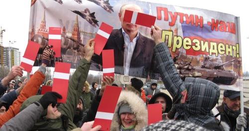 Баннер НОД и сторонники Навального в Ростове-на-Дону, 24 декабря 2017 года. Фото Константина Волгина для "Кавказского узла" Баннер НОД и сторонники Навального в Ростове-на-Дону, 24 декабря 2017 года. Фото Константина Волгина для "Кавказского узла"