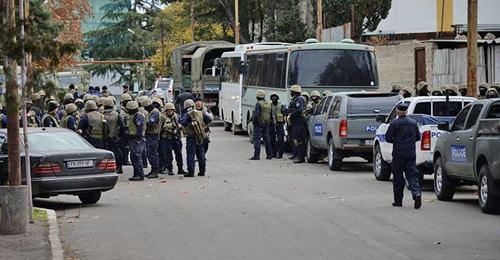 Спецоперация в Тбилиси. © Sputnik / Levan Avlabreli https://sputnik-georgia.ru/incidents/20171122/238260782/Specoperacija-v-Tbilisi-zaderzhan-predpolagaemyj-terrorist.html Спецоперация в Тбилиси. © Sputnik / Levan Avlabreli https://sputnik-georgia.ru/incidents/20171122/238260782/Specoperacija-v-Tbilisi-zaderzhan-predpolagaemyj-terrorist.html