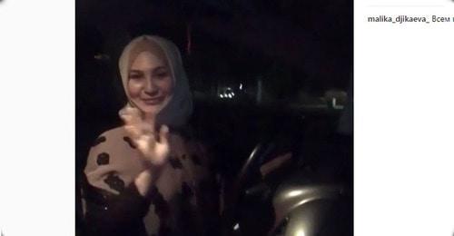 Жительница Северной Осетии, размещающая в Instagram скандальные ролики с танцами в хиджабе. Скриншот из видео на странице в Instagram, https://www.instagram.com/p/BdsPEbzHgSy/?taken-by=malika_djikaeva_ Жительница Северной Осетии, размещающая в Instagram скандальные ролики с танцами в хиджабе. Скриншот из видео на странице в Instagram, https://www.instagram.com/p/BdsPEbzHgSy/?taken-by=malika_djikaeva_