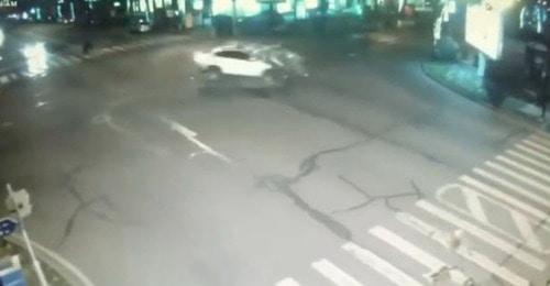 На месте ДТП в ночь на 8 января в Ереване. Скриншот https://www.facebook.com/1inAvto/videos/1984467018545918/?hc_ref=ARROZekTmzEsZVLbaigXfpYRlDMzwzLw7sjKl6QcdxHL1Q6U-H_dZUEPAQP-jEjOouc%D0%B6 На месте ДТП в ночь на 8 января в Ереване. Скриншот https://www.facebook.com/1inAvto/videos/1984467018545918/?hc_ref=ARROZekTmzEsZVLbaigXfpYRlDMzwzLw7sjKl6QcdxHL1Q6U-H_dZUEPAQP-jEjOouc%D0%B6