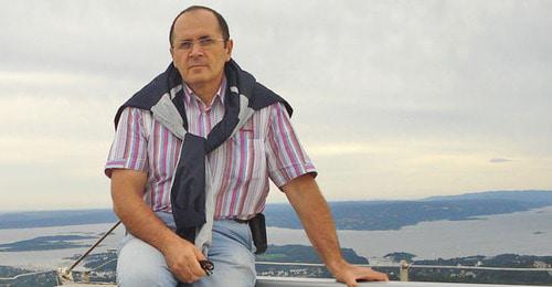 Оюб Титиев. Фото: пресс-служба Правозащитного центра "Мемориал" https://memohrc.org/ru/news_old/zaderzhan-rukovoditel-groznenskogo-predstavitelstva-pravozashchitnogo-centra-memorial
Оюб Титиев. Фото: пресс-служба Правозащитного центра "Мемориал" https://memohrc.org/ru/news_old/zaderzhan-rukovoditel-groznenskogo-predstavitelstva-pravozashchitnogo-centra-memorial