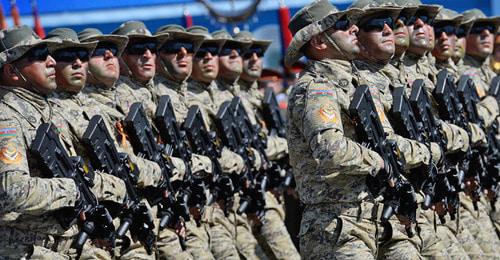 Азербайджанские солдаты. Фото: REUTERS/Host Photo Agency/RIA Novosti Азербайджанские солдаты. Фото: REUTERS/Host Photo Agency/RIA Novosti