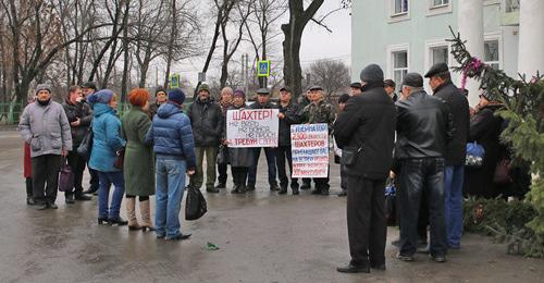 Пикет шахтеров в Гуково. Фото Вячеслава Прудникова для "Кавказского узла" Пикет шахтеров в Гуково. Фото Вячеслава Прудникова для "Кавказского узла"