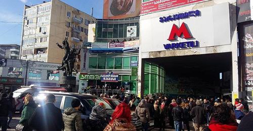 Станция метро "Варкетили". Тбилиси, 30 января 2018 г. Фото © Sputnik / STRINGER https://sputnik-georgia.ru/incidents/20180130/239102762/Obrushenie-potolka-v-metro-Tbilisi-poslednie-novosti.html Станция метро "Варкетили". Тбилиси, 30 января 2018 г. Фото © Sputnik / STRINGER https://sputnik-georgia.ru/incidents/20180130/239102762/Obrushenie-potolka-v-metro-Tbilisi-poslednie-novosti.html