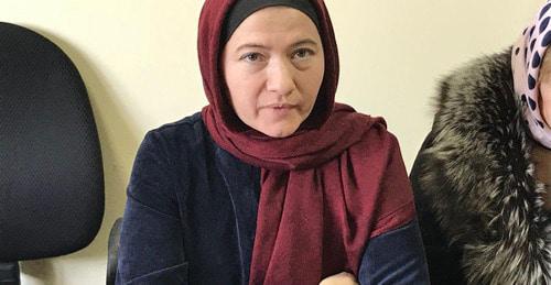 Написат Магомедова, мать Ислама Магомедова, во время пресс-конференции. Махачкала, 8 февраля 2018 г. Фото Патимат Махмудовой для "Кавказского узла" Написат Магомедова, мать Ислама Магомедова, во время пресс-конференции. Махачкала, 8 февраля 2018 г. Фото Патимат Махмудовой для "Кавказского узла"
