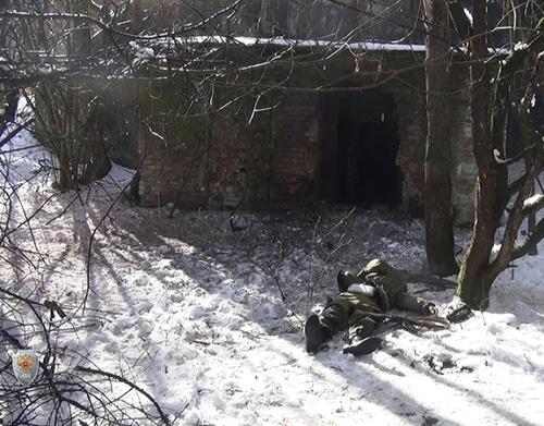 Предполагаемый боевик, убитый силовиками в Назрановском районе 10 февраля 2018 года. Фото пресс-службы НАК. http://nac.gov.ru/kontrterroristicheskie-operacii/v-ingushetii-v-hode-kto-neytralizovany-dvoe.html Предполагаемый боевик, убитый силовиками в Назрановском районе 10 февраля 2018 года. Фото пресс-службы НАК. http://nac.gov.ru/kontrterroristicheskie-operacii/v-ingushetii-v-hode-kto-neytralizovany-dvoe.html