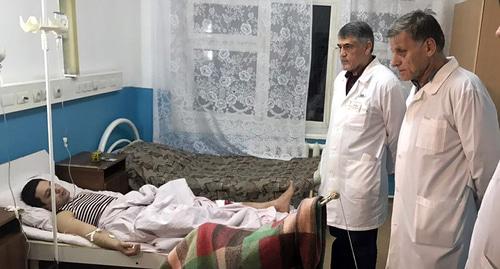 Пострадавший во время массового расстрела верующих в Кизляре в больничной палате. Фото http://minzdravrd.ru/ Пострадавший во время массового расстрела верующих в Кизляре в больничной палате. Фото http://minzdravrd.ru/