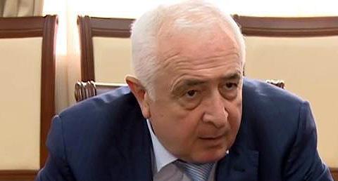 Министр строительства и ЖКХ Дагестана Ибрагим Казибеков. Фото: скриншот видео Youtube канала РГВК "Дагестан" Министр строительства и ЖКХ Дагестана Ибрагим Казибеков. Фото: скриншот видео Youtube канала РГВК "Дагестан"