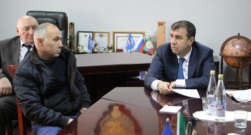 Глава Дербентского района Магомед Джелилов ведет прием граждан. Фото https://derbrayon.ru/news/obshestvo/glava-derbentskogo-rajona-magomed-dzhelilov-provel-priem-grazhdan Глава Дербентского района Магомед Джелилов ведет прием граждан. Фото https://derbrayon.ru/news/obshestvo/glava-derbentskogo-rajona-magomed-dzhelilov-provel-priem-grazhdan