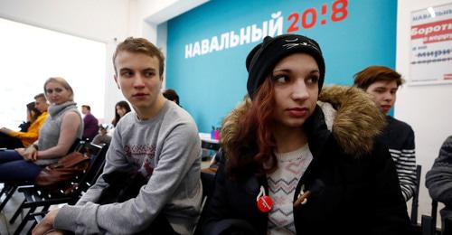 Тренинги для наблюдателей в штабе Навального. Фото: REUTERS/Maxim Shemetov Тренинги для наблюдателей в штабе Навального. Фото: REUTERS/Maxim Shemetov