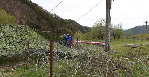 На границе Южной Осетии и Грузии. Фото © Sputnik / Ада Багиан https://sputnik-ossetia.ru/South_Ossetia/20161013/3158517.html На границе Южной Осетии и Грузии. Фото © Sputnik / Ада Багиан https://sputnik-ossetia.ru/South_Ossetia/20161013/3158517.html