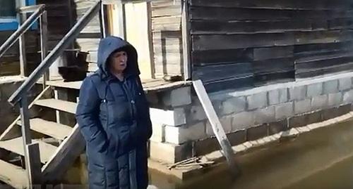 Подтопление дома в Волгоградской области. Фото: стоп-кадр видео "Блокнот-Волгоград" https://www.youtube.com/watch?v=4NML84IAD10 Подтопление дома в Волгоградской области. Фото: стоп-кадр видео "Блокнот-Волгоград" https://www.youtube.com/watch?v=4NML84IAD10