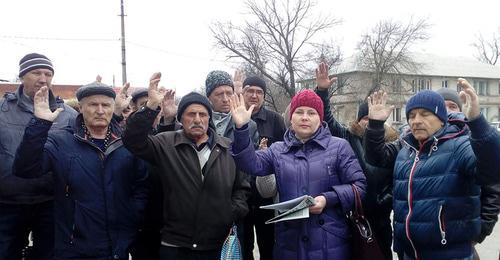 Пикет шахтеров в Гуково. 2 апреля 2018 г. Фото предоставлено участником акции для "Кавказского узла" Пикет шахтеров в Гуково. 2 апреля 2018 г. Фото предоставлено участником акции для "Кавказского узла"