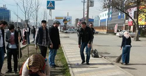 Субботник по очистке улиц Грозного. Апрель 2016 г. Фото Ибрагима Эстамирова http://www.grozny-inform.ru Субботник по очистке улиц Грозного. Апрель 2016 г. Фото Ибрагима Эстамирова http://www.grozny-inform.ru