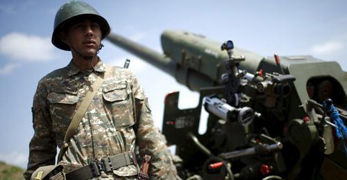 На линии соприкосновения в Нагорном Карабахе. Фото: REUTERS/Staff На линии соприкосновения в Нагорном Карабахе. Фото: REUTERS/Staff