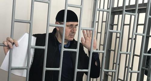 Оюб Титиев в зале суда. Фото корреспондента "Кавказского узла" Оюб Титиев в зале суда. Фото корреспондента "Кавказского узла"