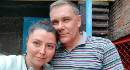 Активист "Эковахты по Северному Кавказу" Евгений Витишко и журналист The Insider Софья Русова. Фото Скриншот сообщения на странице Софьи Русовой в Facebook. Активист "Эковахты по Северному Кавказу" Евгений Витишко и журналист The Insider Софья Русова. Фото Скриншот сообщения на странице Софьи Русовой в Facebook.