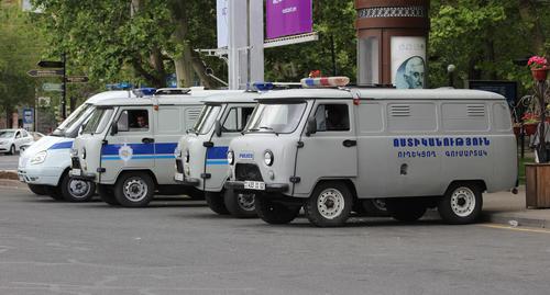 Полицейские автобусы. Фото Тиграна Петросяна для "Кавказского узла" Полицейские автобусы. Фото Тиграна Петросяна для "Кавказского узла"