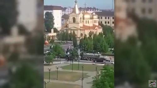 Скриншот видео с места нападения на церковь в Грозном https://www.youtube.com/watch?v=ubzraQN5jRU Скриншот видео с места нападения на церковь в Грозном https://www.youtube.com/watch?v=ubzraQN5jRU