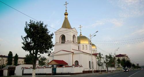 Церковь Михаила Архангела в Грозном. Фото Краснова Сергея. http://ru.wikipedia.org/ Церковь Михаила Архангела в Грозном. Фото Краснова Сергея. http://ru.wikipedia.org/