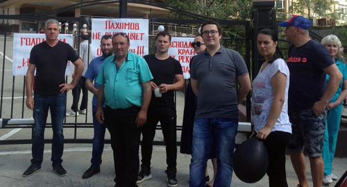 Пайщики жилищного кооператива в Сочи. Фото Светланы Кравченко для "Кавказского узла" Пайщики жилищного кооператива в Сочи. Фото Светланы Кравченко для "Кавказского узла"