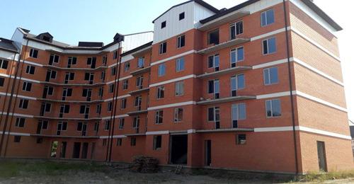 Новый дом в Курчалое. Фото: пресс-служба "Юг-строй" http://ygstroy.com/ob-ekty/2-kurchaloj Новый дом в Курчалое. Фото: пресс-служба "Юг-строй" http://ygstroy.com/ob-ekty/2-kurchaloj