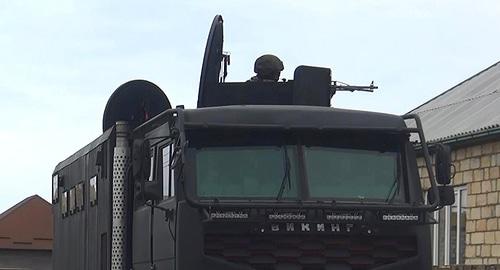 Сотрудники спецслужб во время КТО. Фото http://nac.gov.ru/kontrterroristicheskie-operacii/v-cumadinskom-rayone-dagestana-neytralizovan.htm Сотрудники спецслужб во время КТО. Фото http://nac.gov.ru/kontrterroristicheskie-operacii/v-cumadinskom-rayone-dagestana-neytralizovan.htm