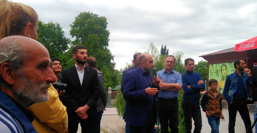 Участники митинга. Степанакерт, 13 июня 2018 года. Фото Алвард Григорян для "Кавказского узла" Участники митинга. Степанакерт, 13 июня 2018 года. Фото Алвард Григорян для "Кавказского узла"