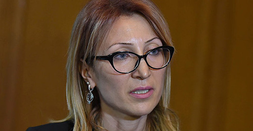Мане Тандилян. Фото: © Sputnik / Aram Nersesyan https://ru.armeniasputnik.am/politics/20180620/12771668/tak-ushla-ili-net-ministr-truda-armenii-mane-tandilyan-poyasnyaet-vedomstvo.html Мане Тандилян. Фото: © Sputnik / Aram Nersesyan https://ru.armeniasputnik.am/politics/20180620/12771668/tak-ushla-ili-net-ministr-truda-armenii-mane-tandilyan-poyasnyaet-vedomstvo.html
