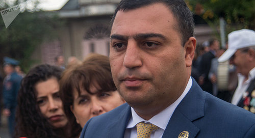 Карен Григорян. Фото © Sputnik / Asatur Yesayants
https://ru.armeniasputnik.am/politics/20180618/12721372/syn-manvela-grigoryana-podal-v-otstavku.html Карен Григорян. Фото © Sputnik / Asatur Yesayants
https://ru.armeniasputnik.am/politics/20180618/12721372/syn-manvela-grigoryana-podal-v-otstavku.html