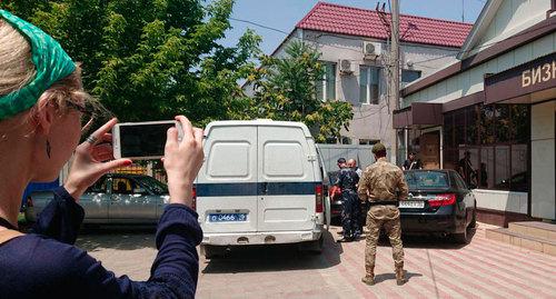 Конвой Оюба Титиева. Фото предоставлено ПЦ "Мемориал" Конвой Оюба Титиева. Фото предоставлено ПЦ "Мемориал"