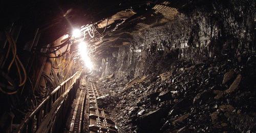Шахта. Фото: https://pixabay.com/en/coal-black-mineral-underground-1626368/ Шахта. Фото: https://pixabay.com/en/coal-black-mineral-underground-1626368/