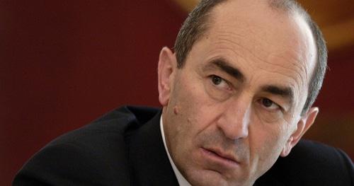 Роберт Кочарян. Фото © Sputnik / Сергей Гунеев
https://ru.armeniasputnik.am/incidents/20180726/13487750/robertu-kocharyanu-predyavleno-obvinenie.html