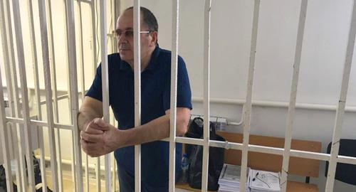 Оюб Титиев в зале суда. Фото Патимат Махмудовой для "Кавказского узла" Оюб Титиев в зале суда. Фото Патимат Махмудовой для "Кавказского узла"