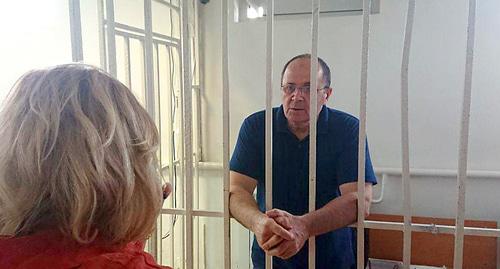 Оюб Титиев в суде. Фото пресс-службы ПЦ "Мемориал" Оюб Титиев в суде. Фото пресс-службы ПЦ "Мемориал"