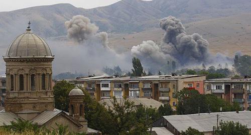После российской бомбардировки в Гори 9 августа 2008 года. Фото: REUTERS / Глеб Гаранич После российской бомбардировки в Гори 9 августа 2008 года. Фото: REUTERS / Глеб Гаранич