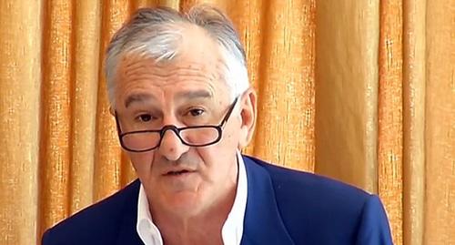Вячеслав Дерев. Фото: Кадр видео Телекомпания "Черкесск" https://www.youtube.com/watch?time_continue=197&v=mJMPSINdatA Вячеслав Дерев. Фото: Кадр видео Телекомпания "Черкесск" https://www.youtube.com/watch?time_continue=197&v=mJMPSINdatA