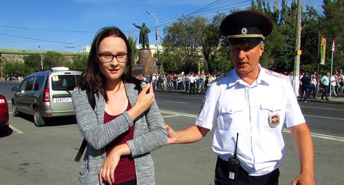 Задержание активистки штаба Навального в Волгограде Анастасии Кадетовой. Фото Вячеслава Ященко для "Кавказского узла"
Задержание активистки штаба Навального в Волгограде Анастасии Кадетовой. Фото Вячеслава Ященко для "Кавказского узла"