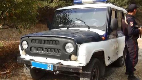 Полицейский автомобиль на месте КТО в Дагестане. Фото пресс-службы Национального антитеррористического комитета http://nac.gov.ru/kontrterroristicheskie-operacii/v-hode-kto-v-dagestane-neytralizovany-troe-2.html Полицейский автомобиль на месте КТО в Дагестане. Фото пресс-службы Национального антитеррористического комитета http://nac.gov.ru/kontrterroristicheskie-operacii/v-hode-kto-v-dagestane-neytralizovany-troe-2.html